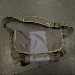 Timbuk2 Classic Medium Messenger Bag